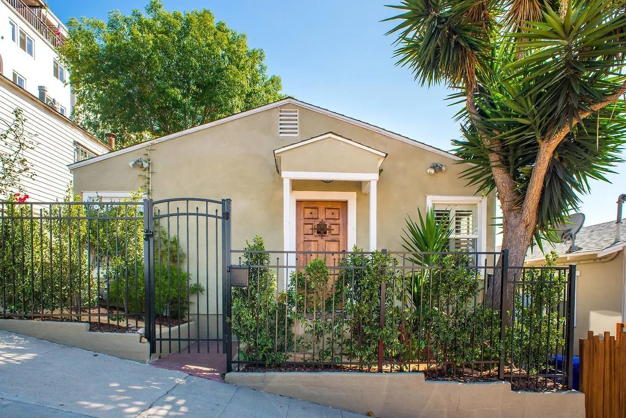 Charming 3br/2ba Craftsman By Domio Holiday home