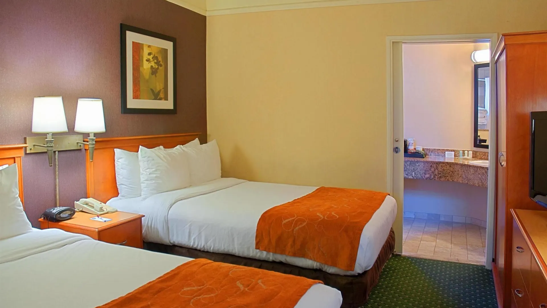 Hotel Ramada By Wyndham 2*