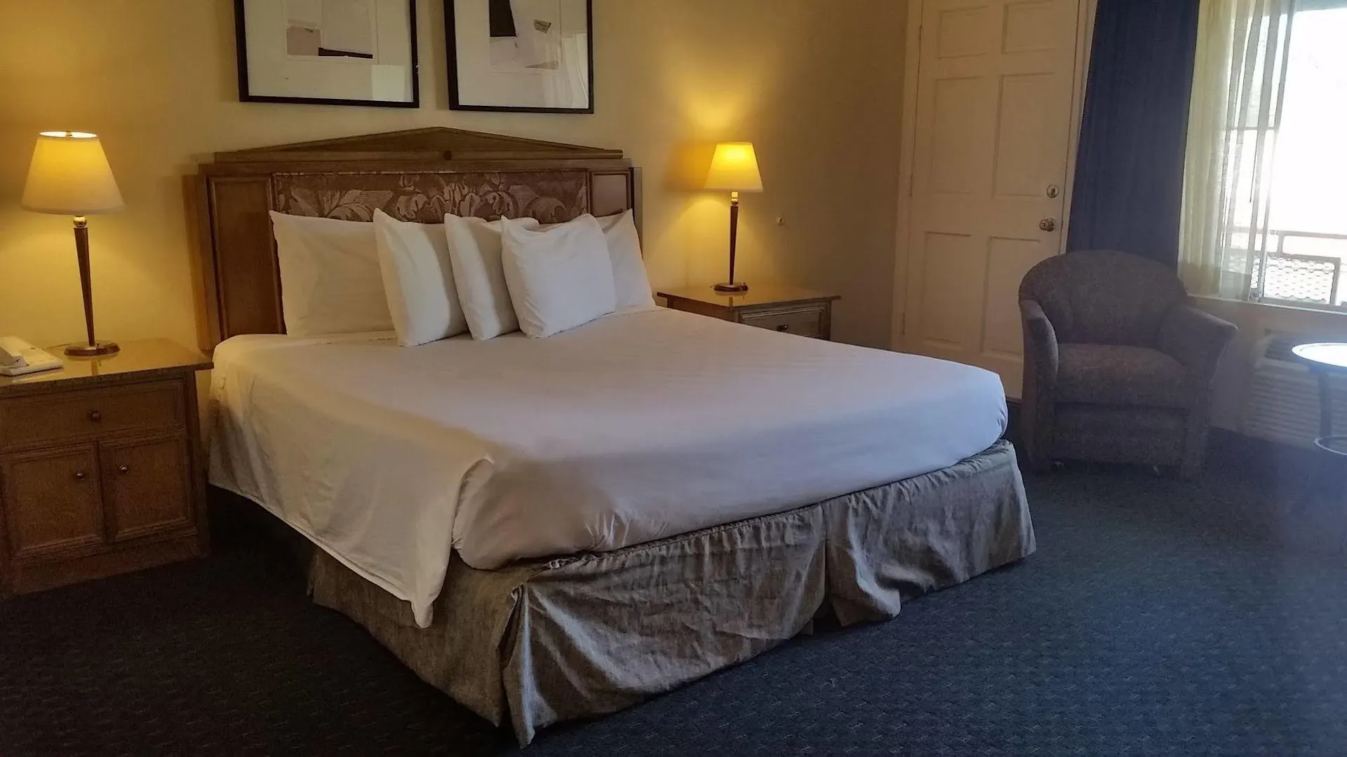 Hotel Mission Valley 3*