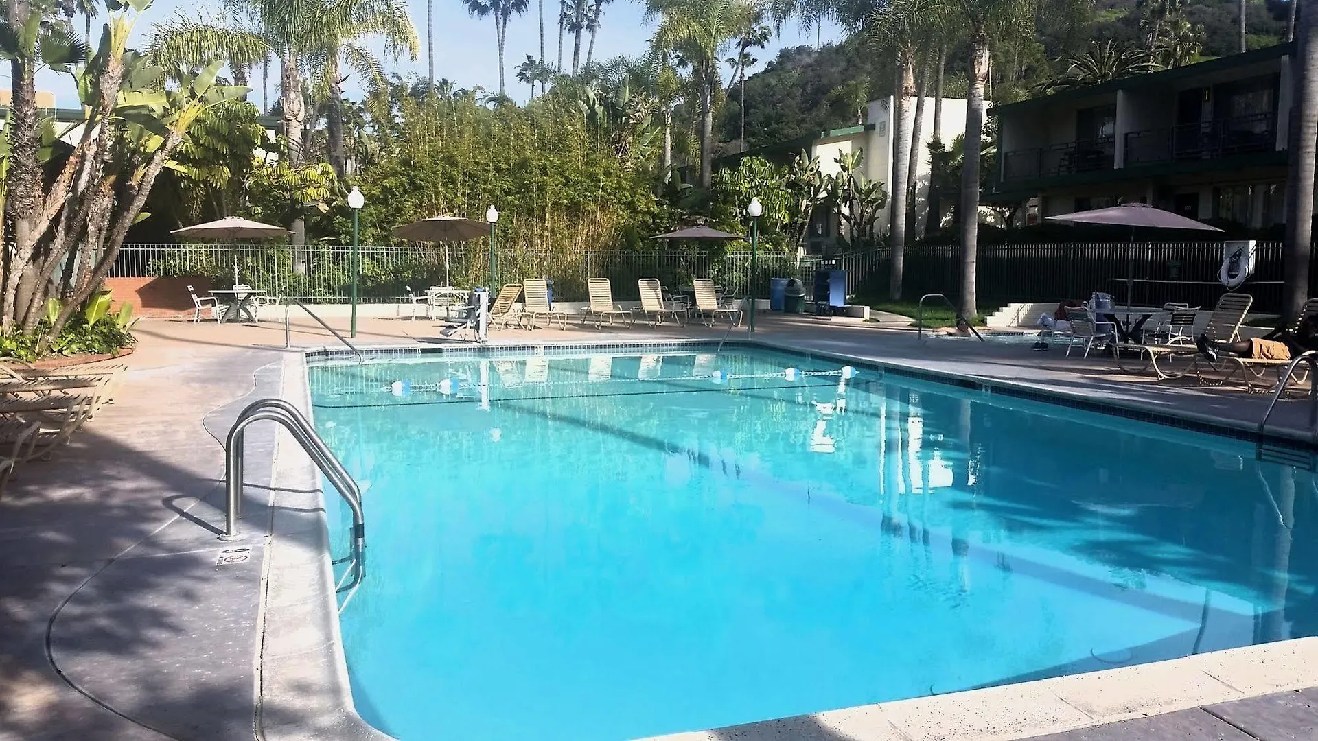 Mission Valley Hotel 3*