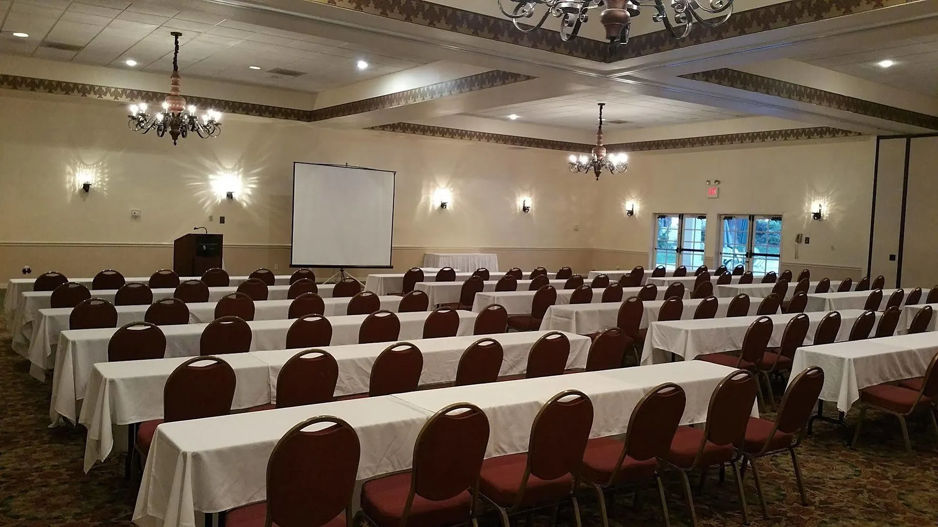 Hotel Mission Valley 3*