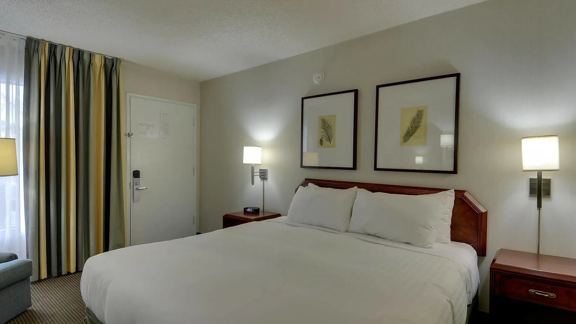 Hotel Sea Harbor - 2*