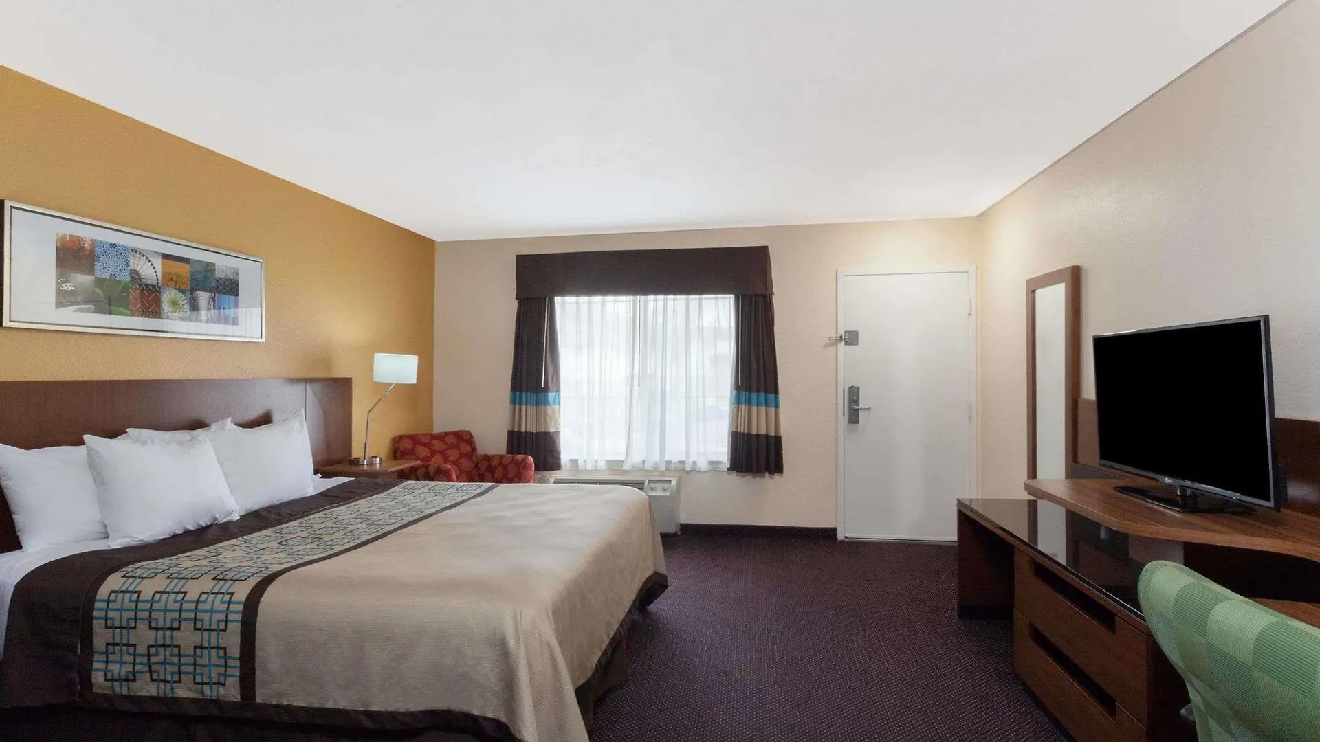 Days By Wyndham Mission Valley-sdsu Hotel