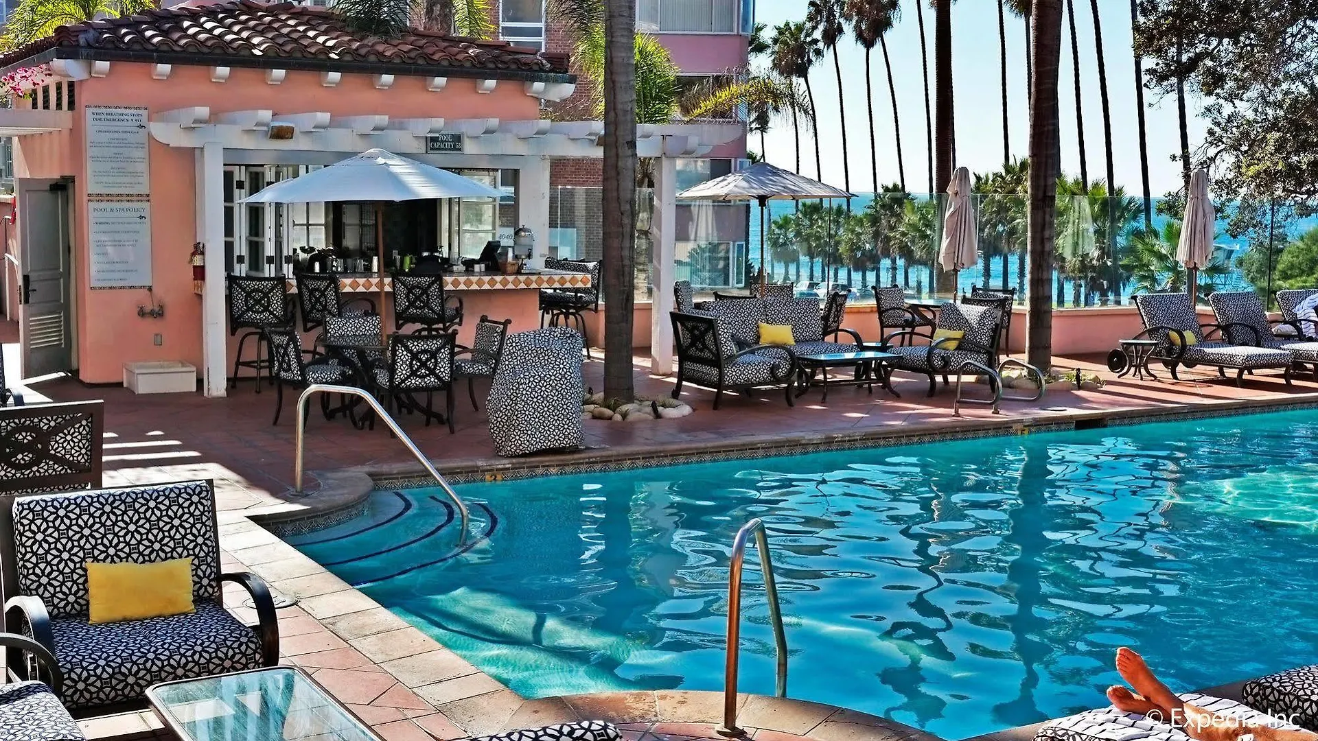 La Valencia Hotel