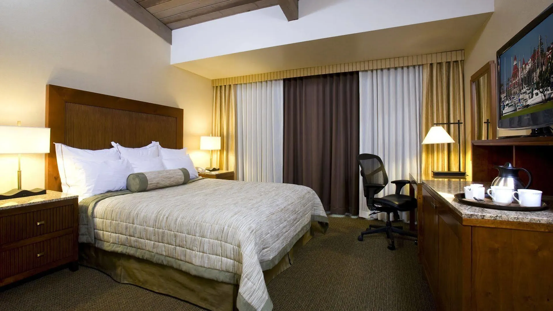 Handlery Hotel 3*