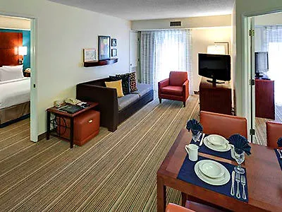 Hotell By Marriott Downtown 3*