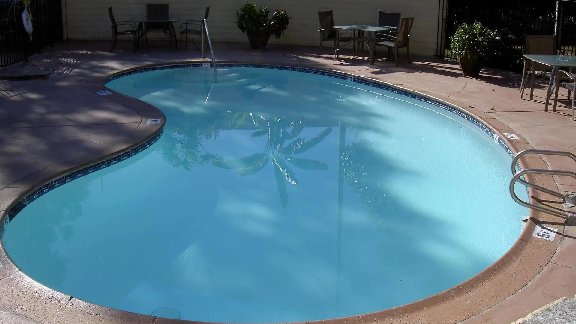 Western Americana Hotel 3*