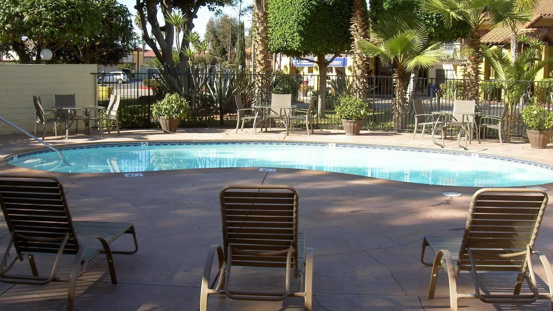 Western Americana Hotel 3*