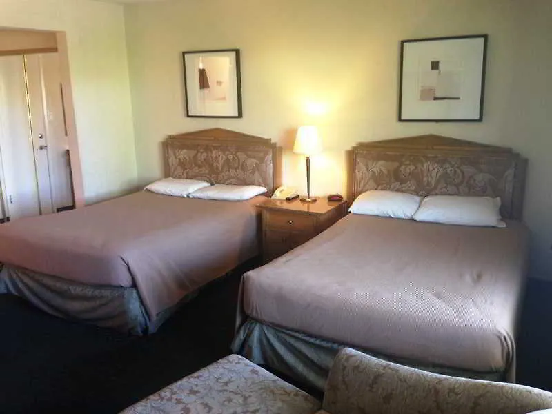 Hotel Mission Valley 3*