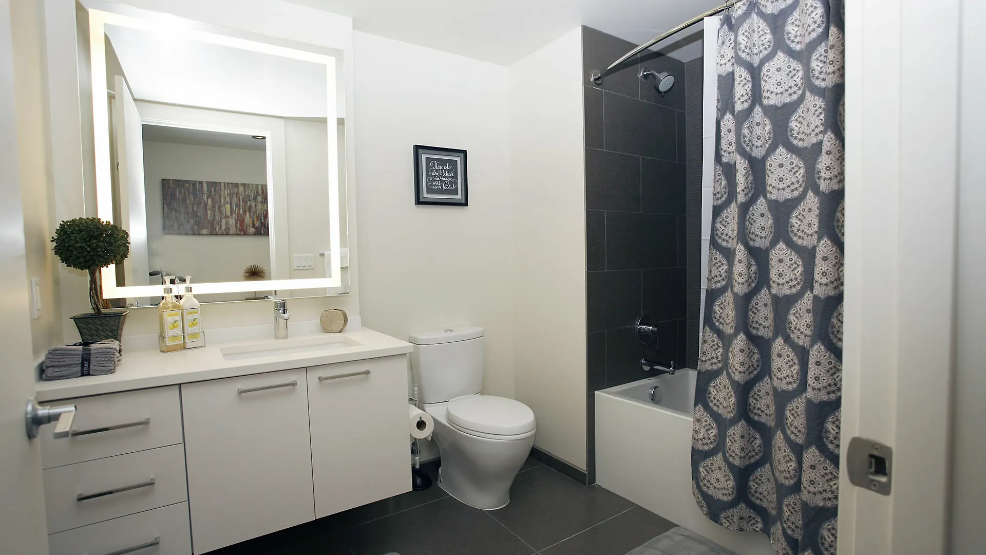 Modern Downtown Condos By Barsala Apartment