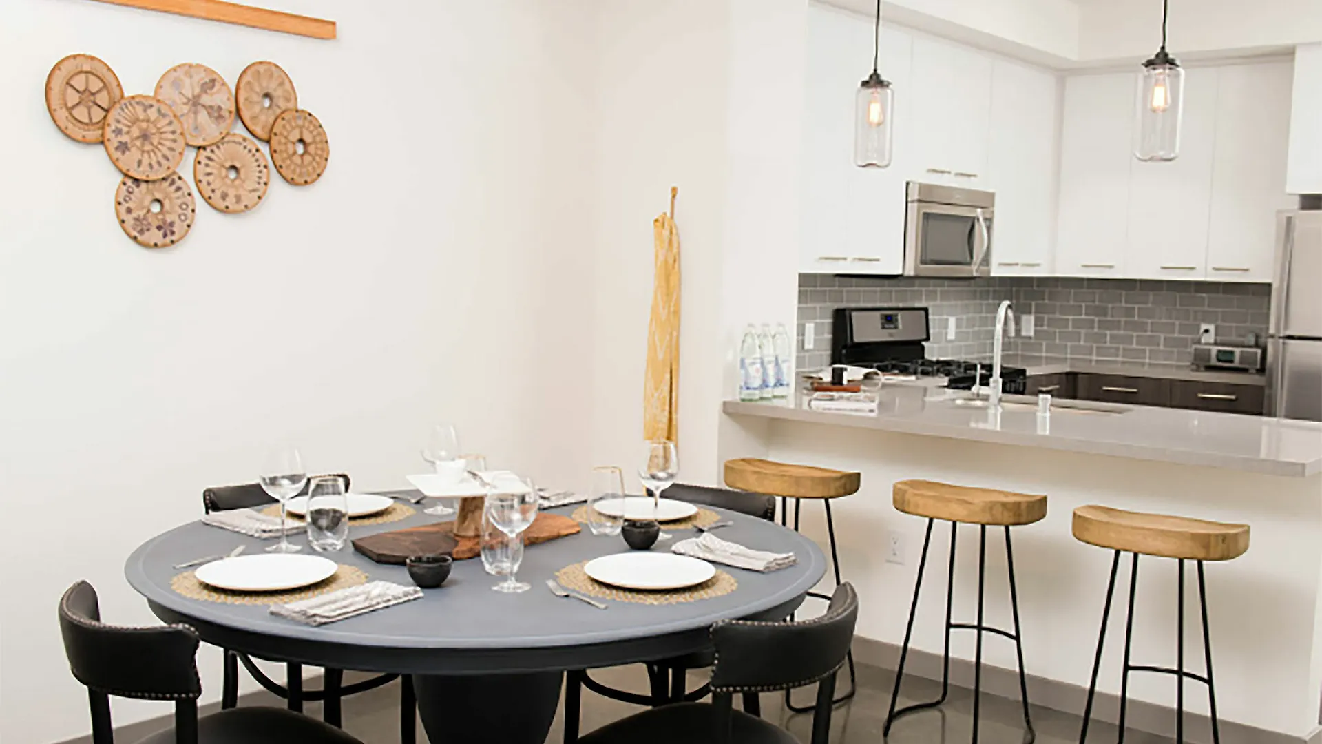 Apartment Modern Downtown Condos By Barsala *
