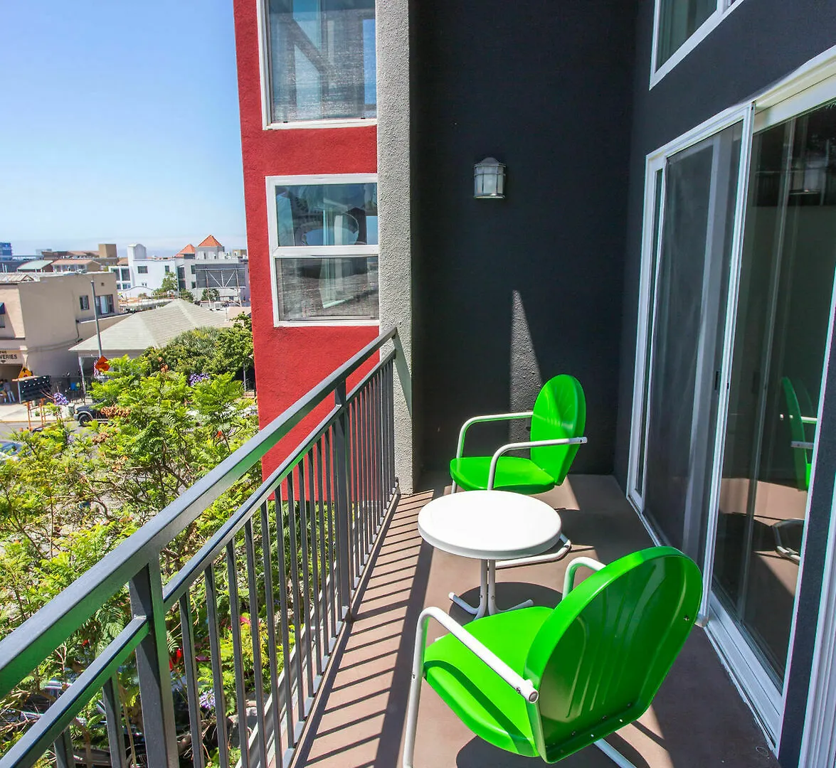 Bi Level 1br In Little Italy By Sonder