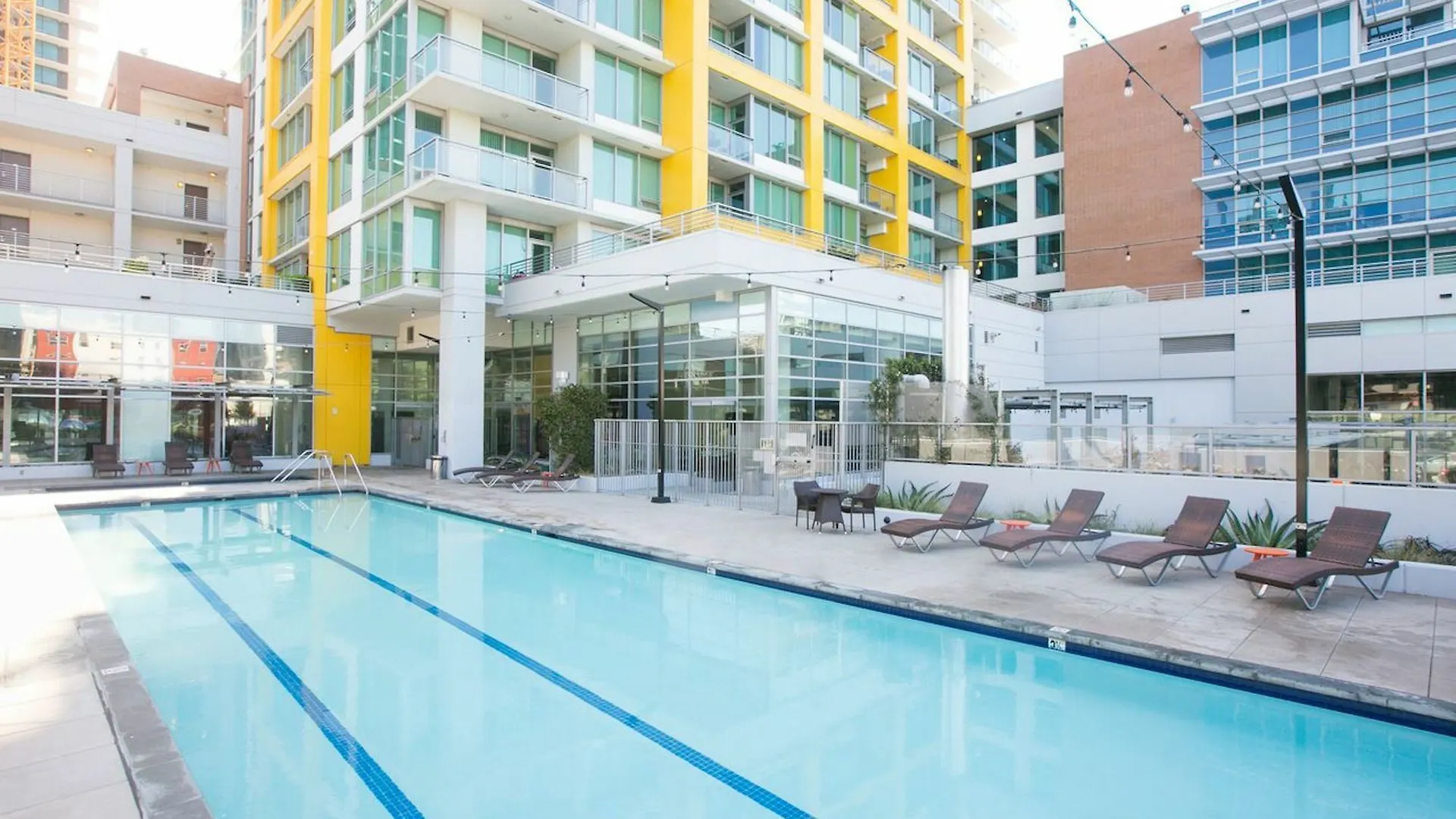 Apartment Luxurious 3br In Downtown By Sonder *