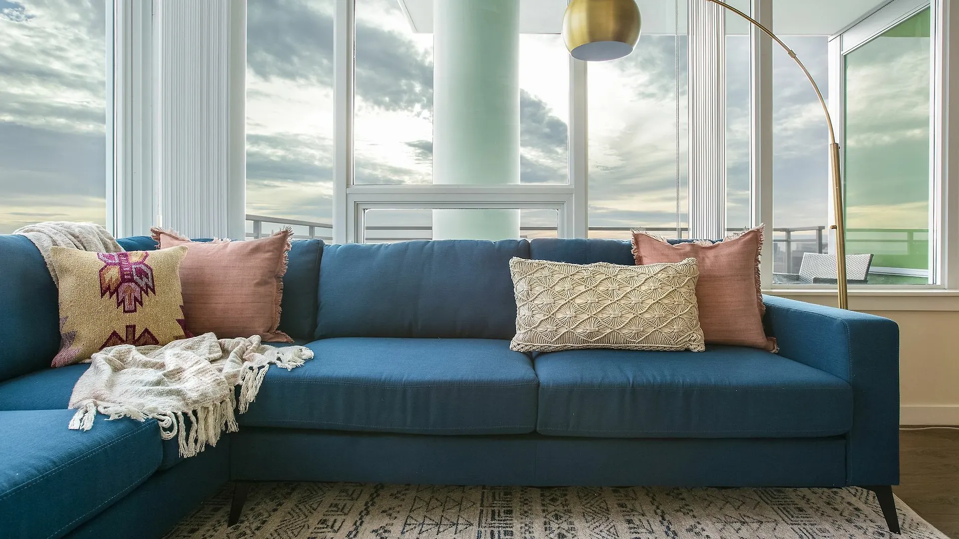 Luxurious 3br In Downtown By Sonder Apartment