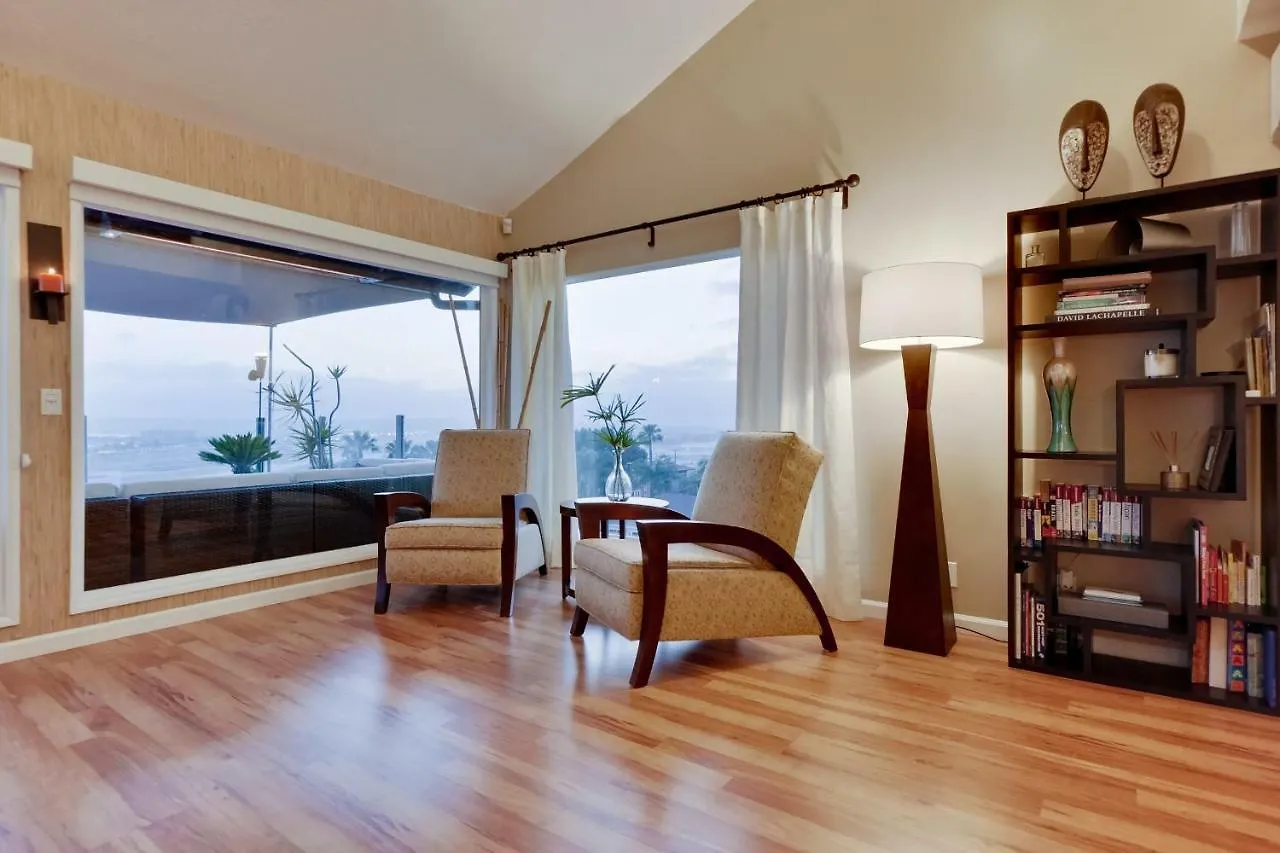 Holiday home Incredible Hilltop Luxury Bay View Retreat