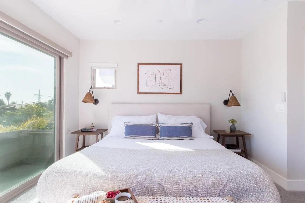 Holiday home Iris By Avantstay - Modern W/ 3 Patios & Rooftop Views San Diego