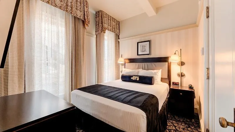 Gaslamp Plaza 4*