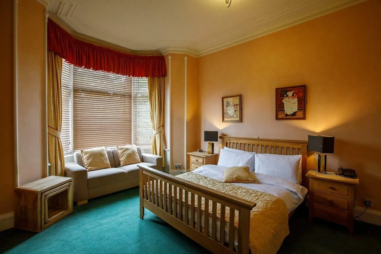 At The Park Resort 3*