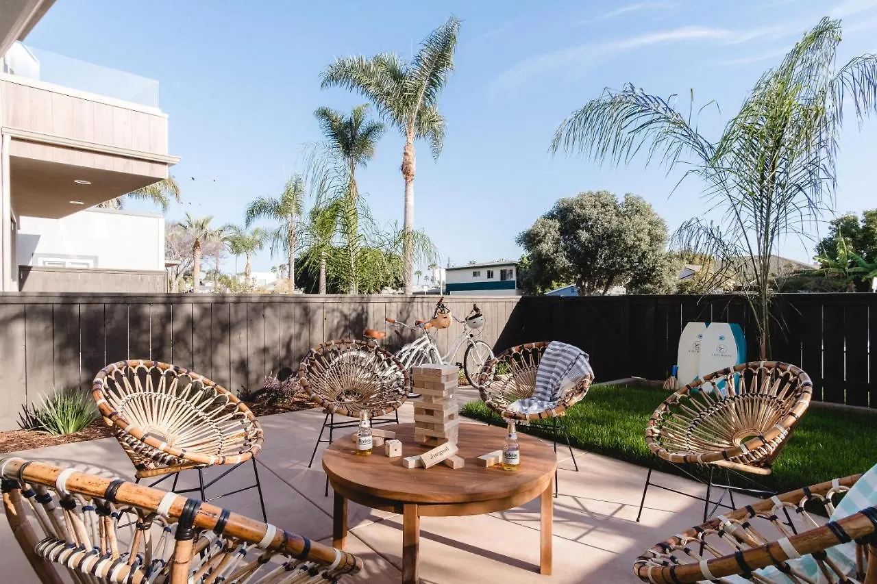 Holiday home Skyline - Modern Retreat W Spacious Patio & Rooftop Views *
