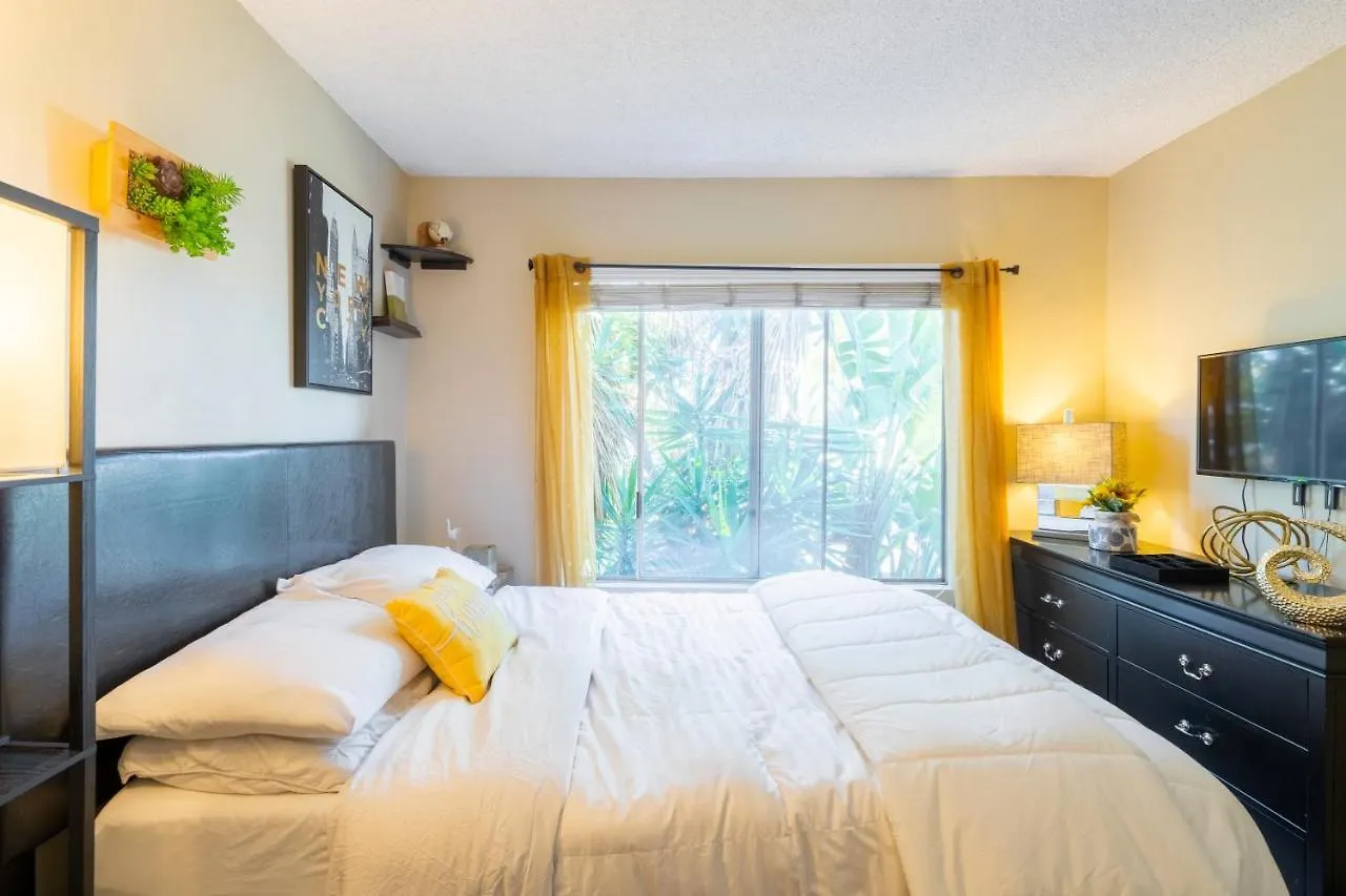 Cozy & Comfortable Private Bedroom & Bathroom *