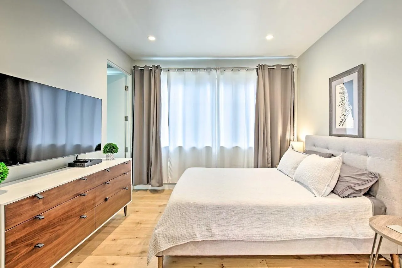 Daire Chic Coronado Retreat With Patio And 4 Cruiser Bikes!