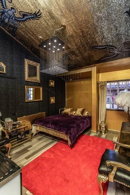 Gatsby Opulance In Old Town Near Marine Base *