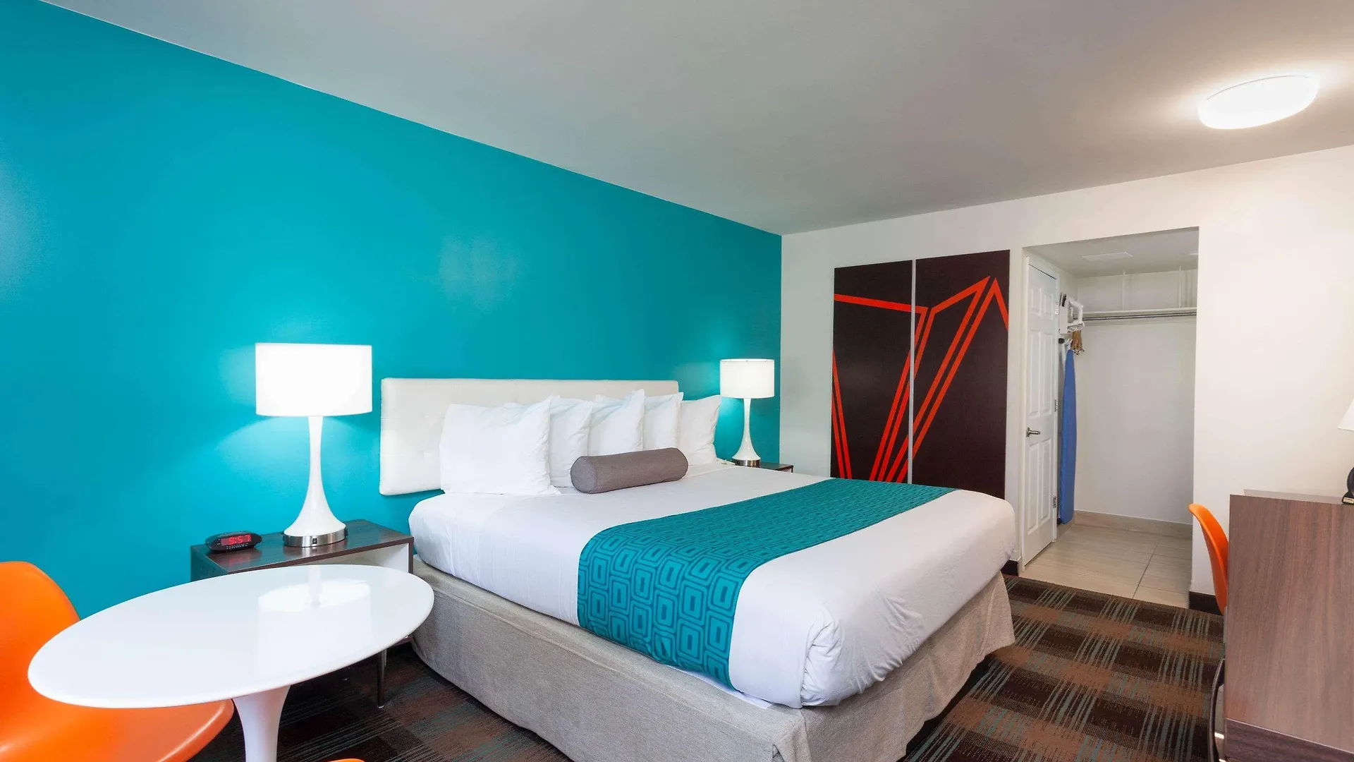 Howard Johnson By Wyndham Circle 3* San Diego
