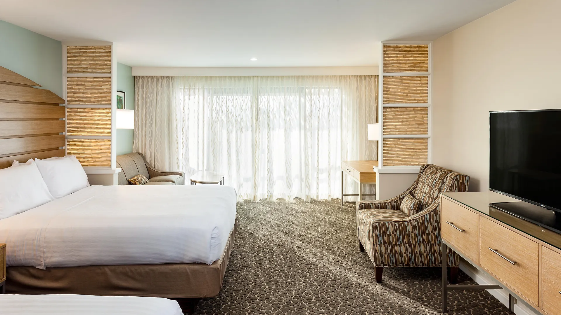 Resort Holiday Express And La Jolla - Windansea Beach, And Ihg San Diego