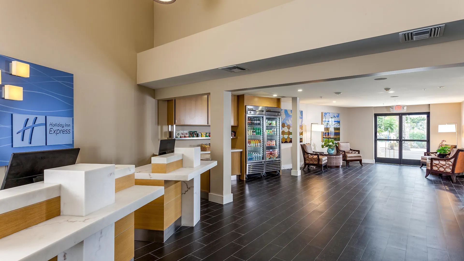 Holiday Express And La Jolla - Windansea Beach, And Ihg 2* San Diego