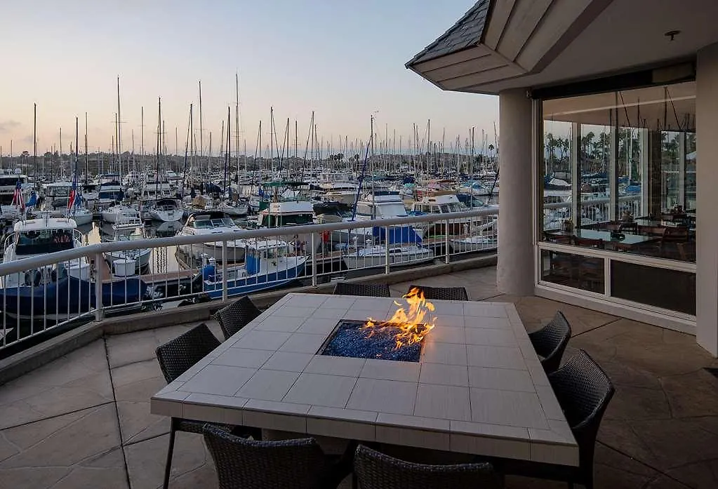 Bay Club And Marina Hotel 3*