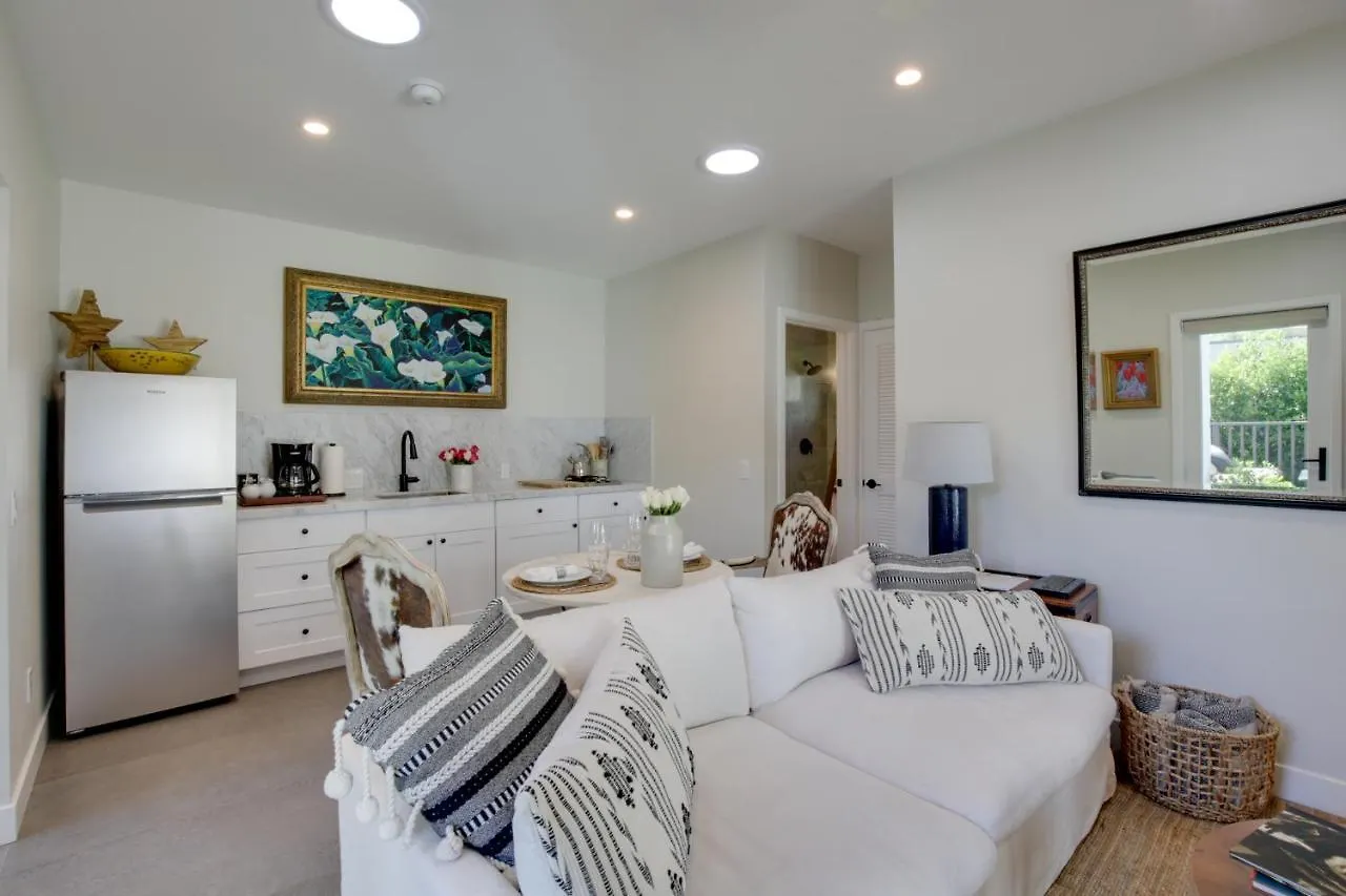 度假居 Serene Retreat With Deck - Walk To Bay!