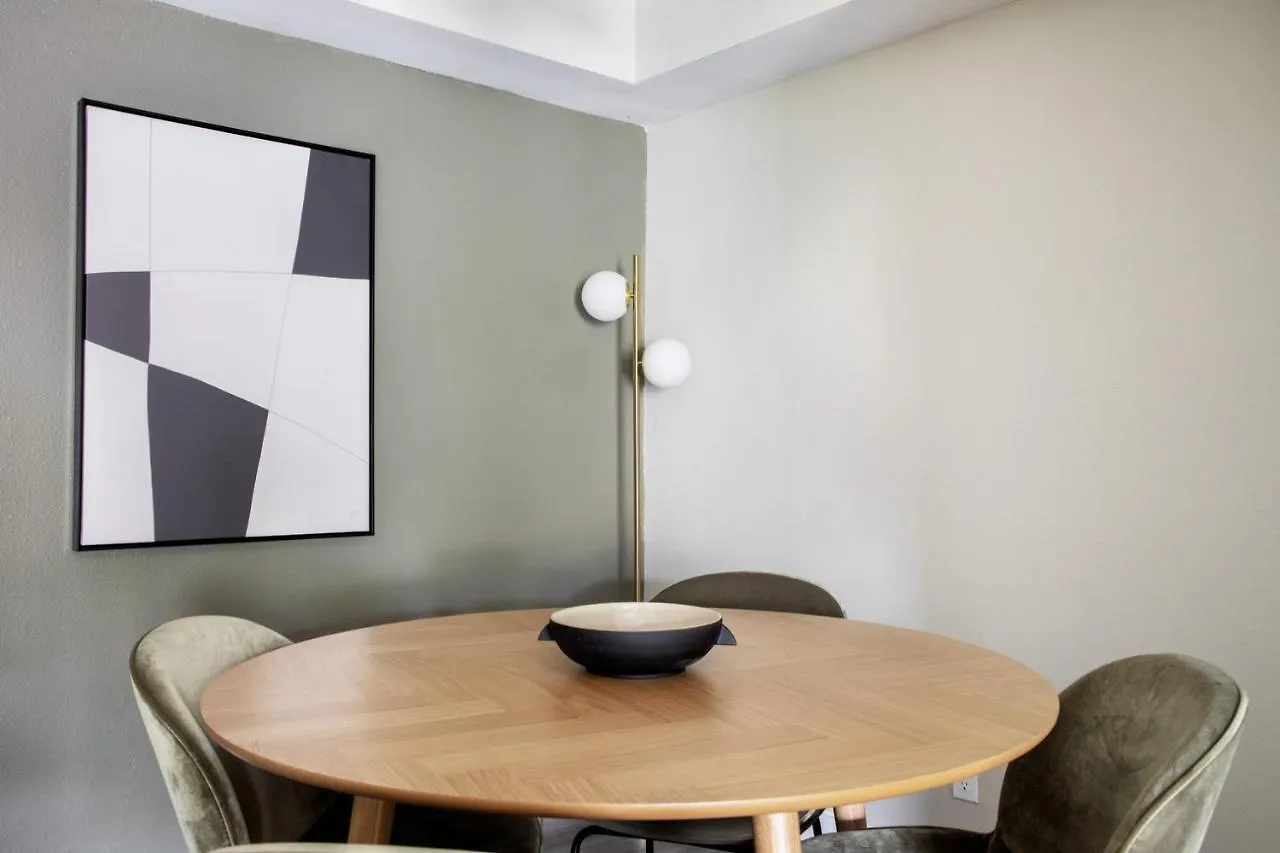 Апартаменты La Jolla 2br W Gym Wd Pool Nr Bars Shops San-21 Сан-Диего
