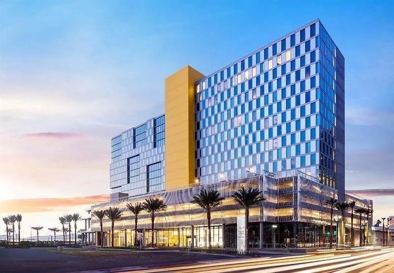 By Marriott Downtown/bayfront San Diego