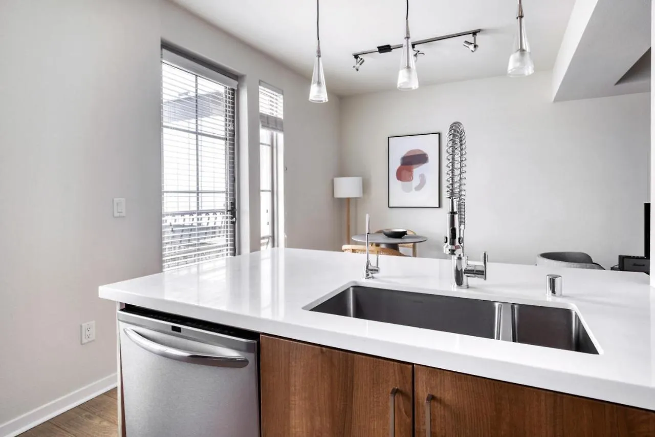 Little Italy W Gym Pool Nr Light Rail San-6 Appartement