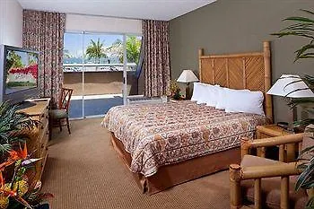 Bay Club And Marina Hotel