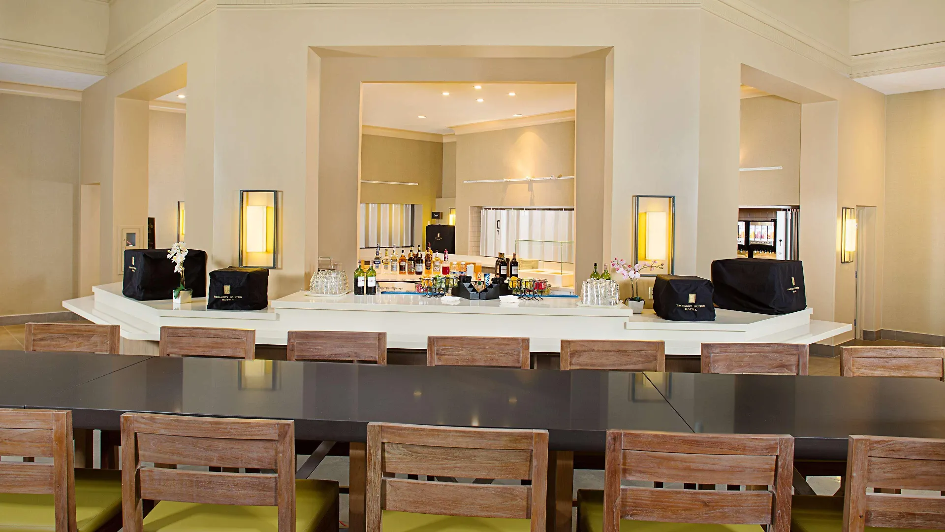 Embassy By Hilton Bay Downtown 3*