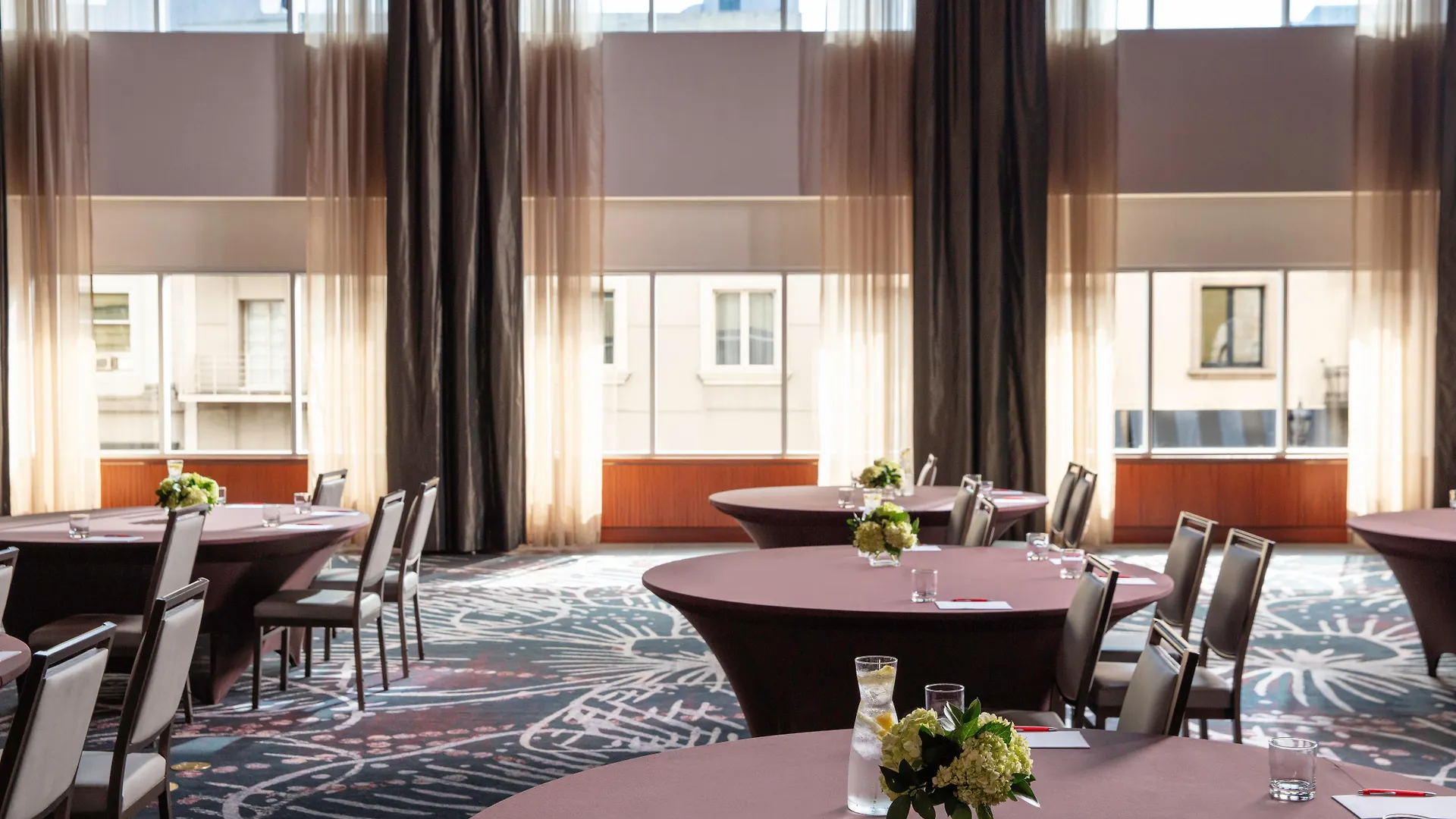 Hotell Alma Downtown, A Tribute Portfolio