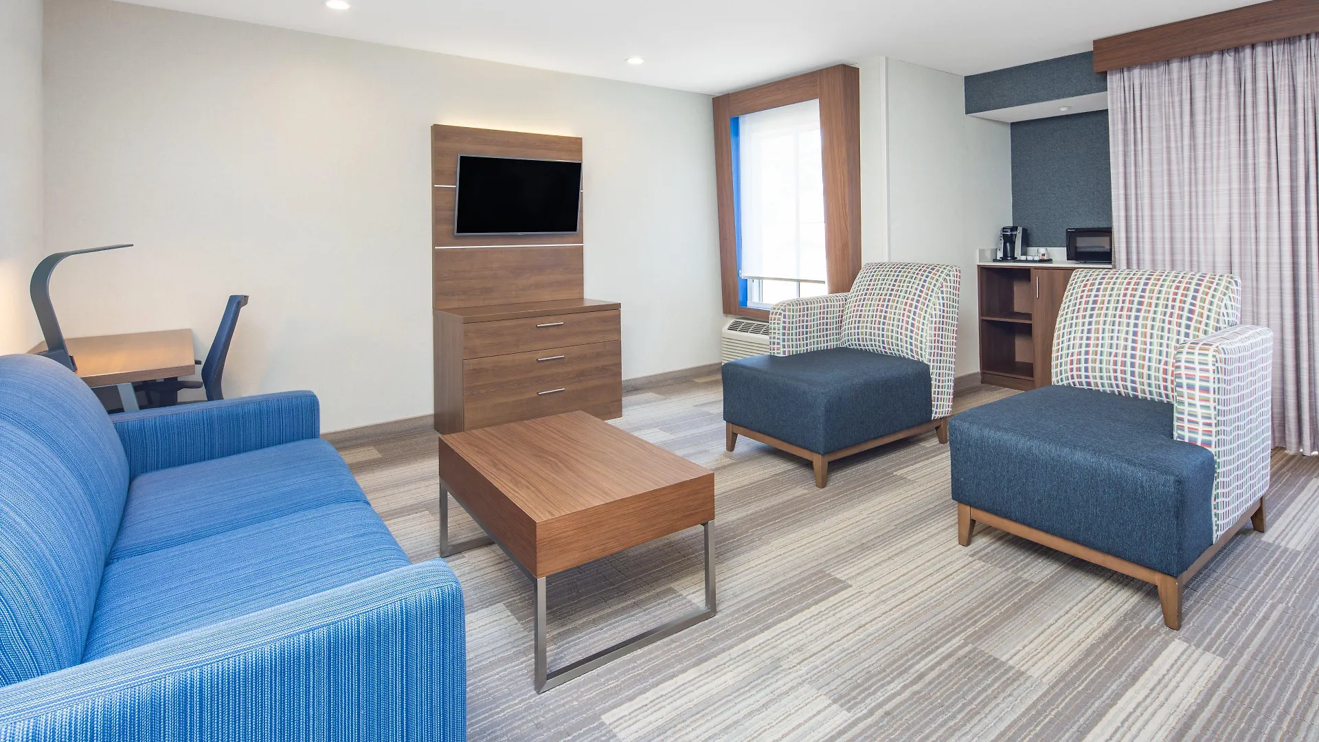 Express Airport-old Town By Ihg Hotel