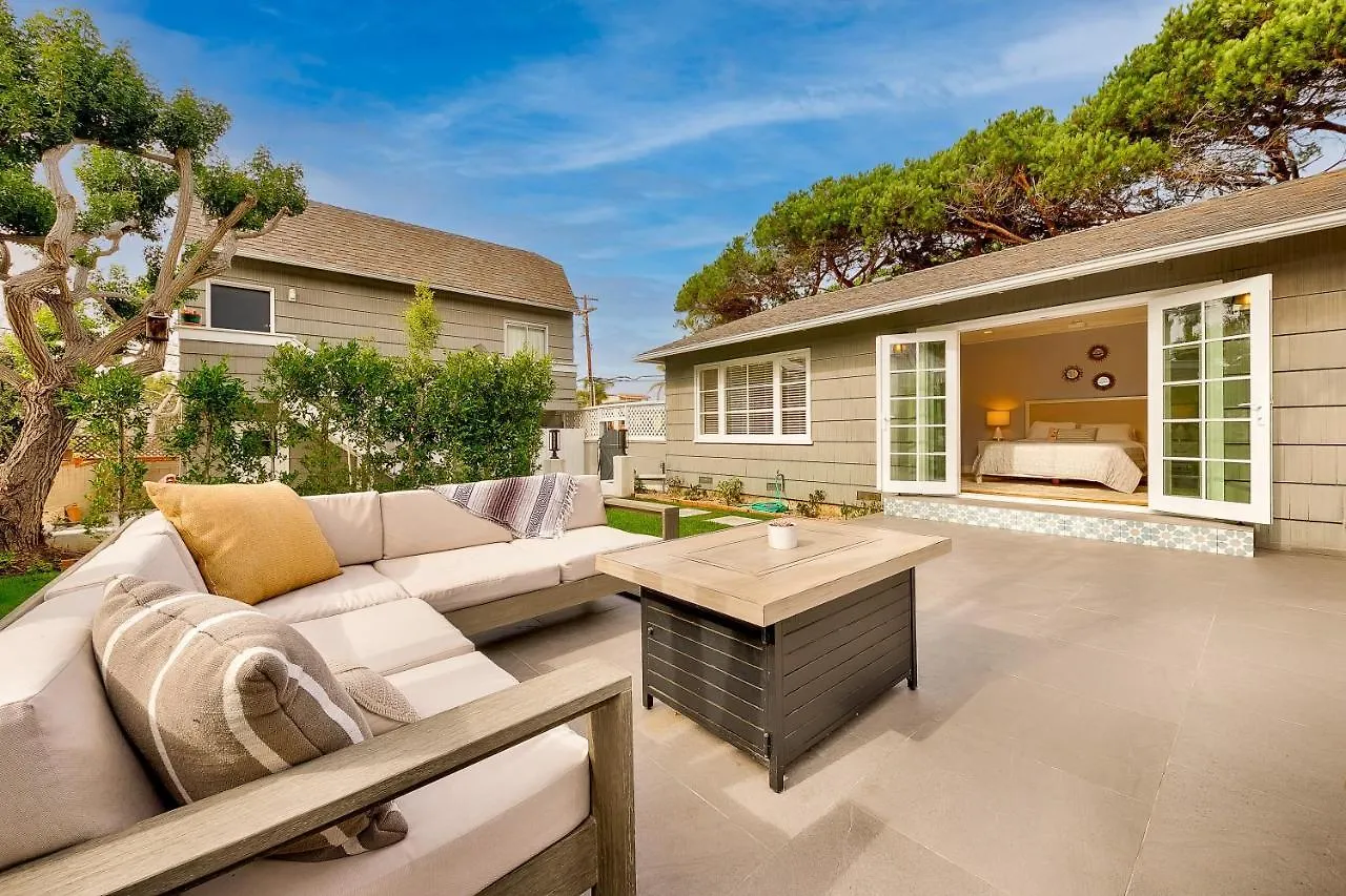 Gorgeous Coastal Four-bedroom Steps From Windansea 度假居 *