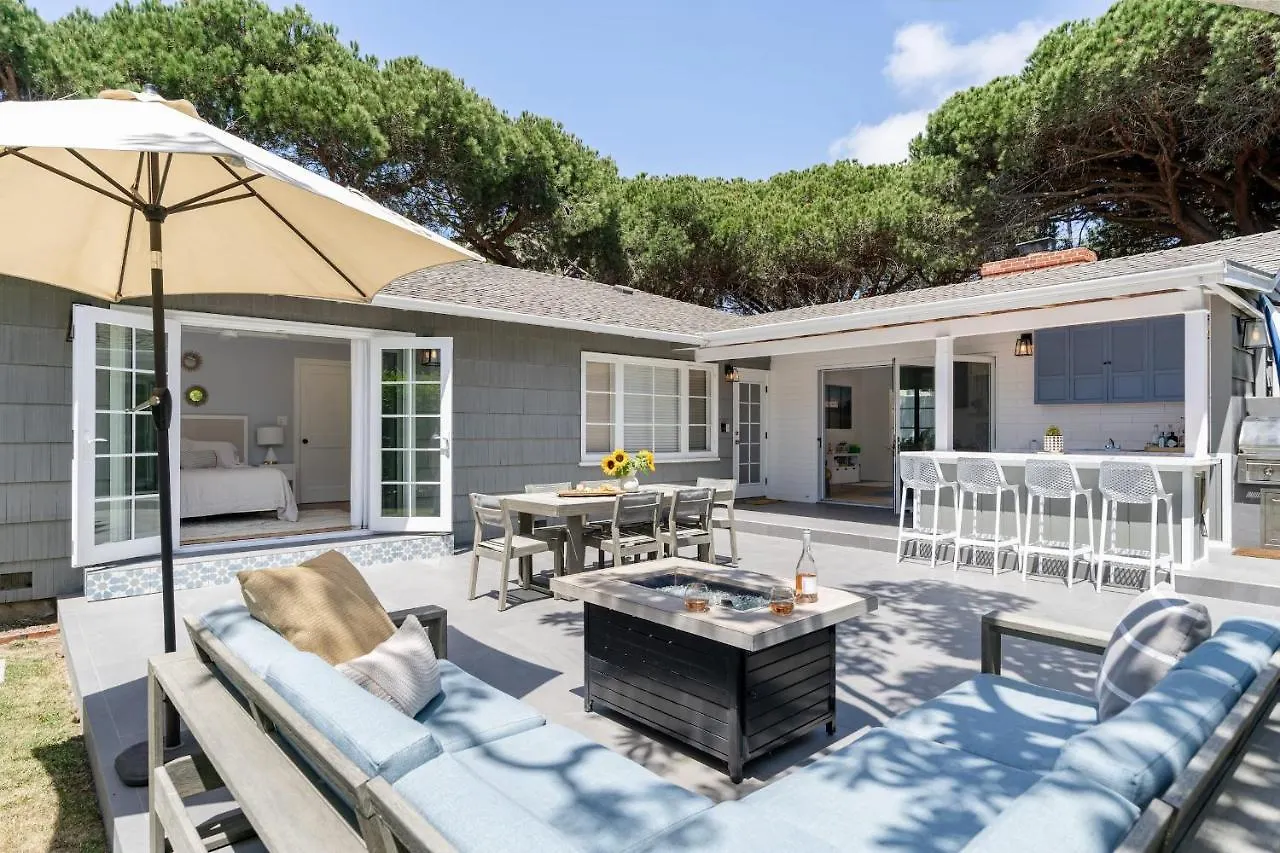 Gorgeous Coastal Four-bedroom Steps From Windansea