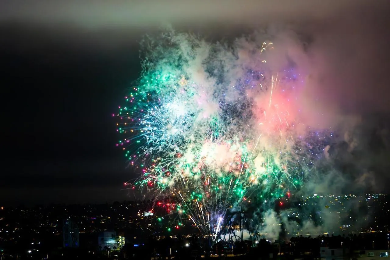 Ocean Beach Luxury + A Private Fireworks Show! Tatil Evi