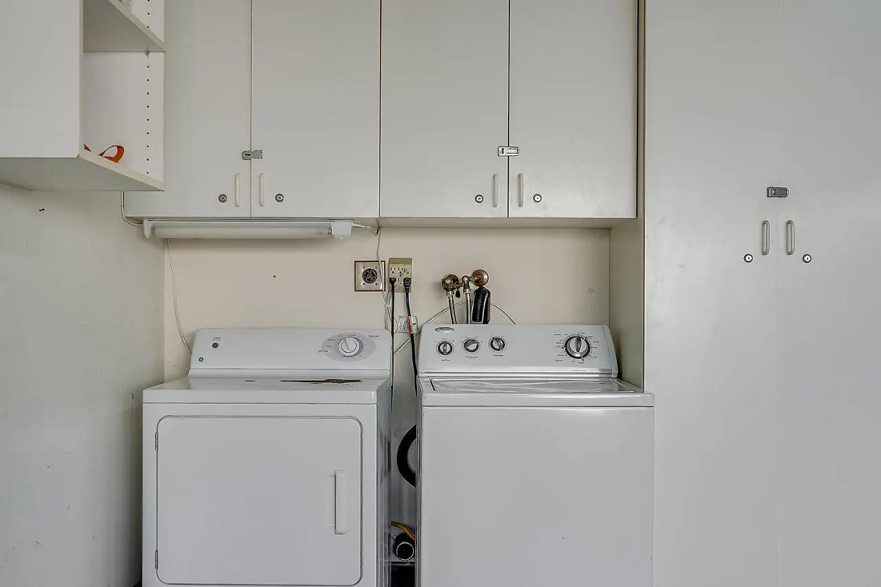 Stunning South Mission - Ac, Private Patio, Grill And Garage! Holiday home *