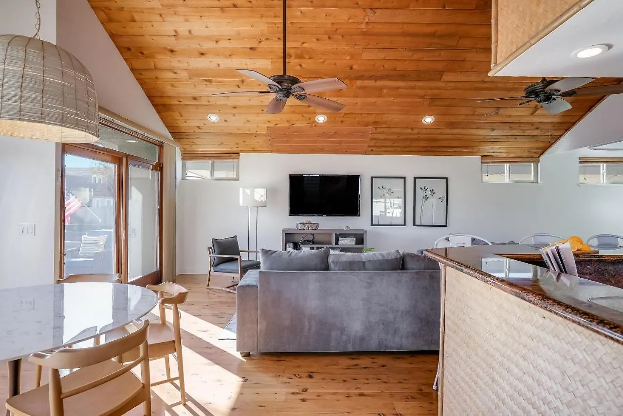 Stunning South Mission - Ac, Private Patio, Grill And Garage! Holiday home