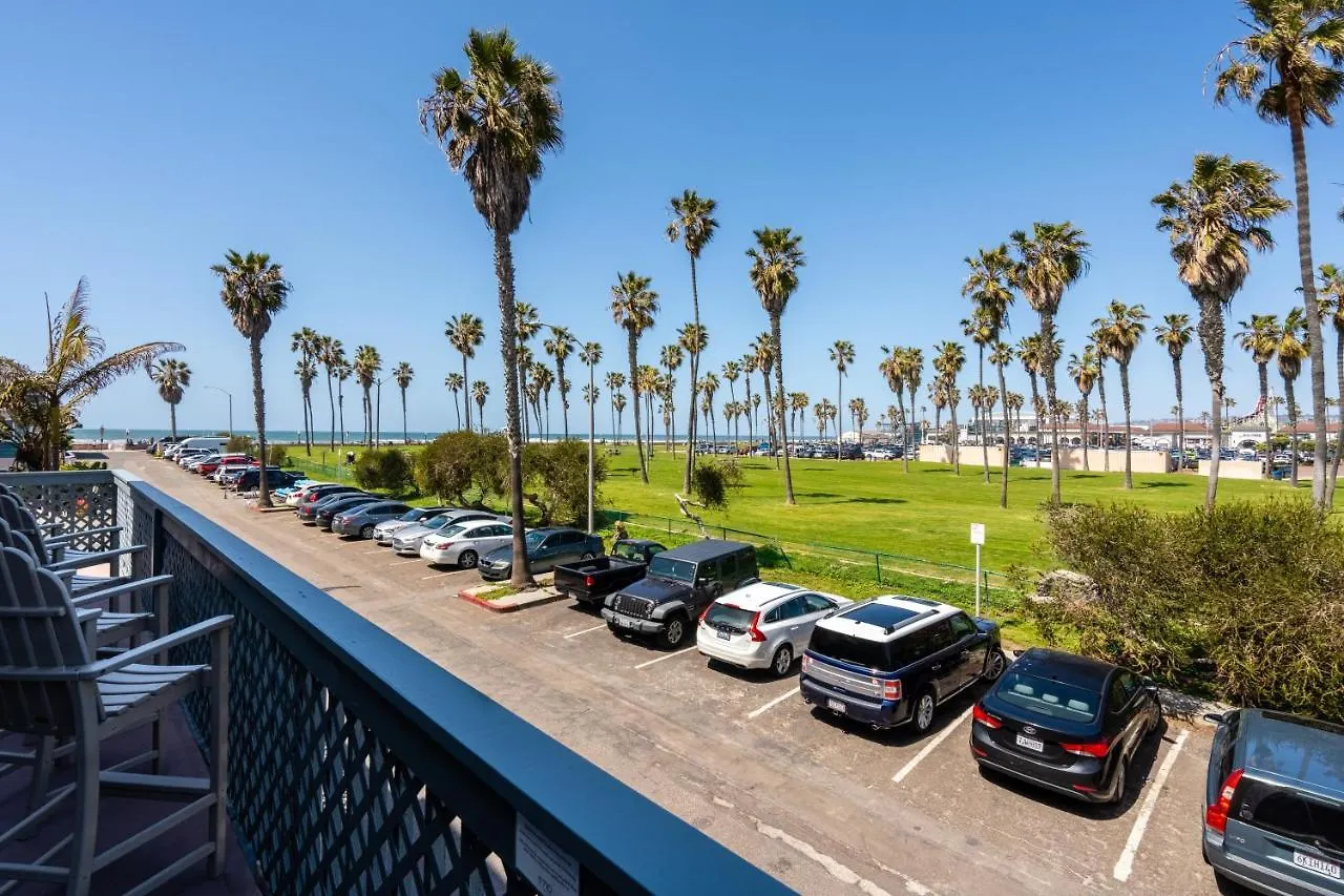 Belmont Ocean Views - Massive Private Deck, Grill & Parking