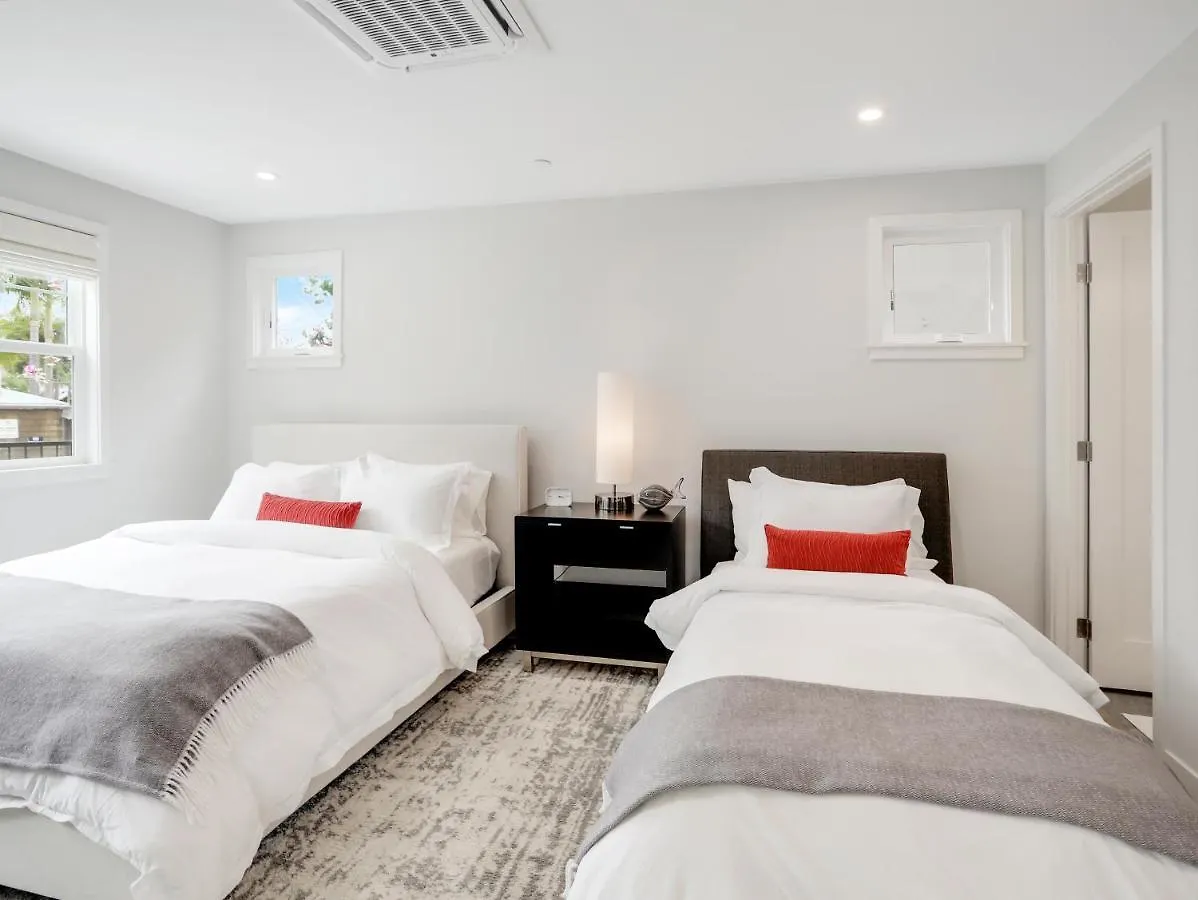 Coastal Retreat Near The W Panoramic Ocean Views, Rooftop Deck, & Firepit