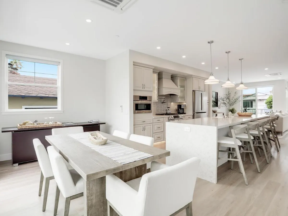 別荘 Coastal Retreat Near The W Panoramic Ocean Views, Rooftop Deck, & Firepit サンディエゴ