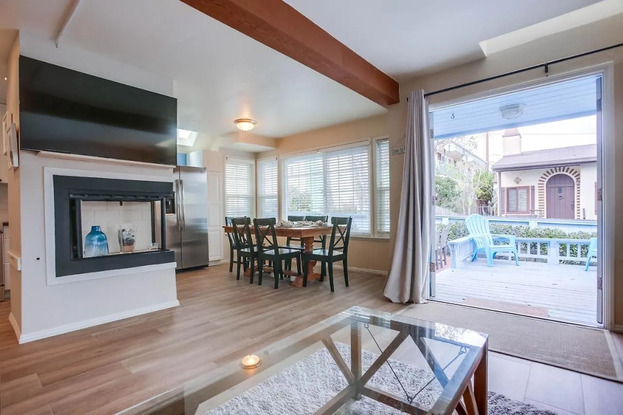 Ormond Oasis - Large Private Patio, Washerdryer, Pet Friendly & Steps2sand! *