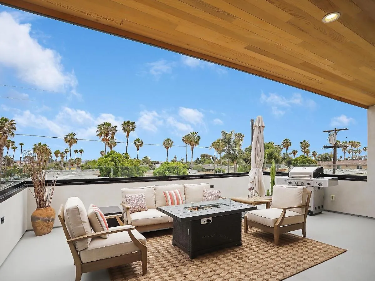 Holiday home Luxury Dream - Massive Rooftop Patio, Zen Garden, Ac & Fast Wifi! *