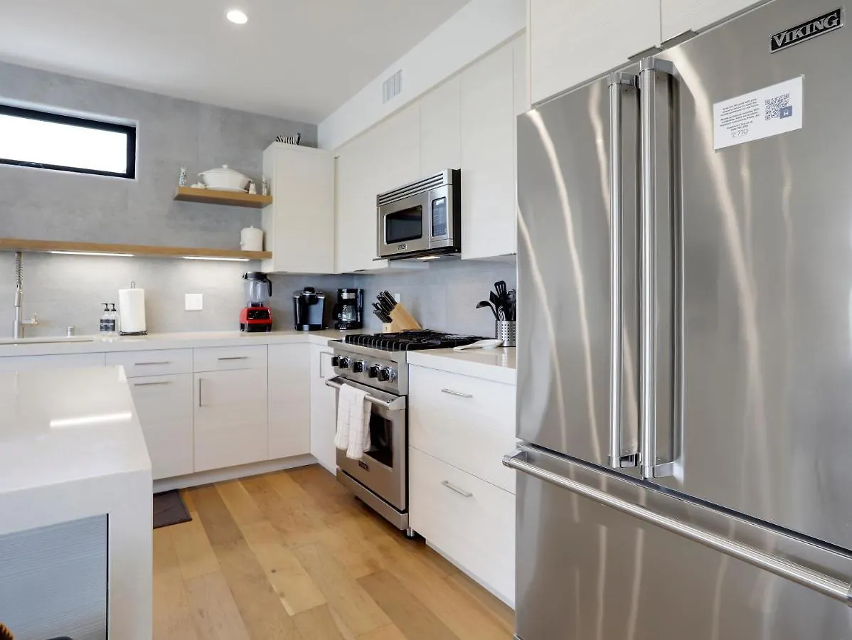 Luxury Dream - Massive Rooftop Patio, Zen Garden, Ac & Fast Wifi! Holiday home *