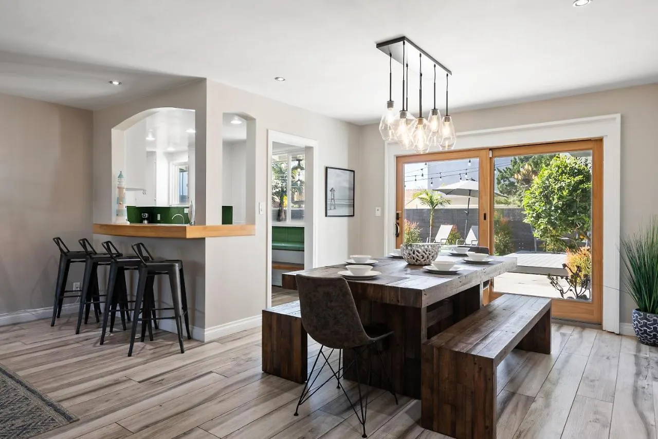 Bird Rock Dreams - Ocean Views, Massive Yard, Outdoor Dining, Fast Wifi & Ac!